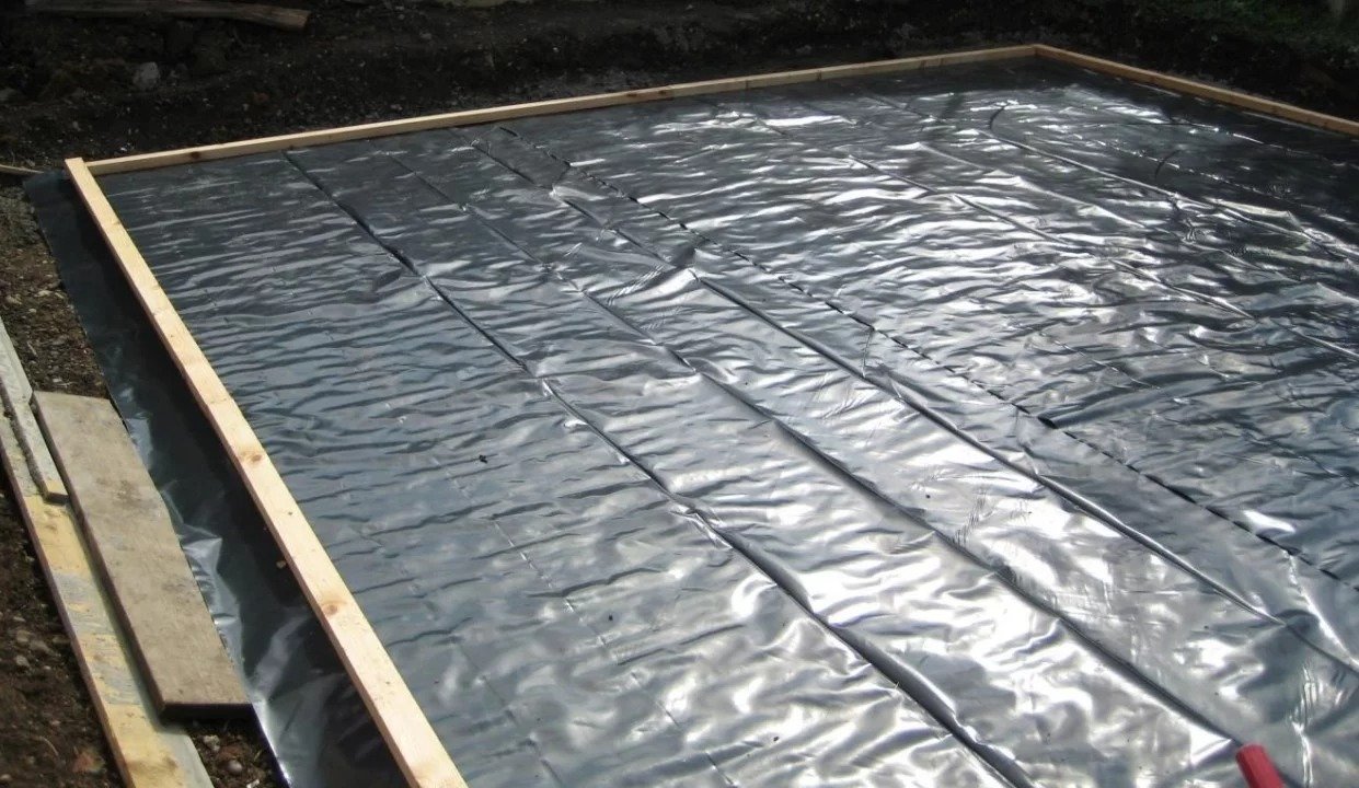 Damp proof membrane on foundations